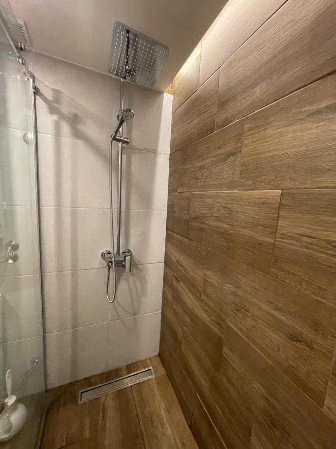 Apartament Leo Nisz Zewnętrze zdjęcie