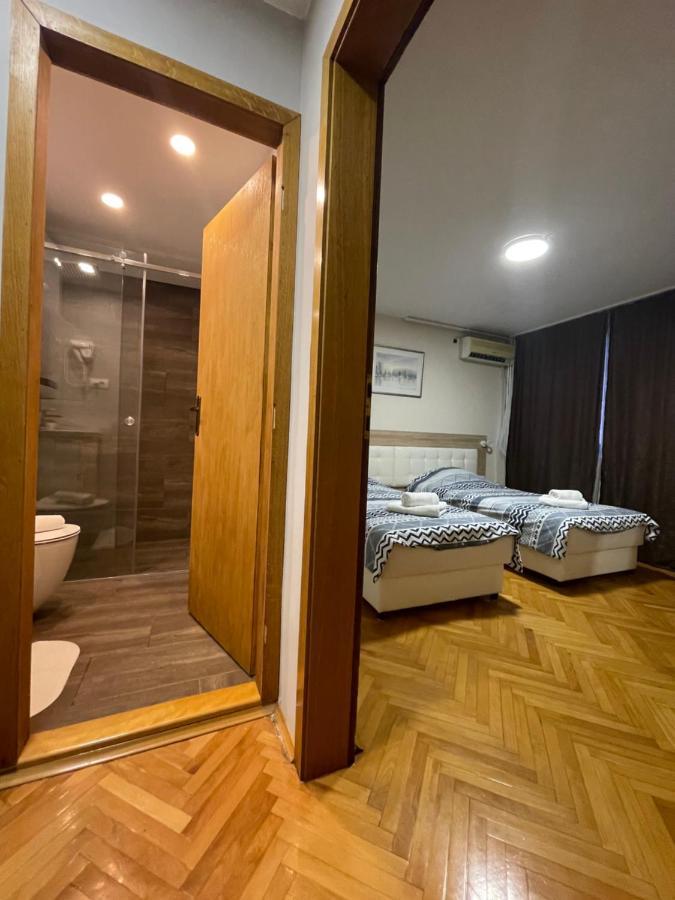 Apartament Leo Nisz Zewnętrze zdjęcie