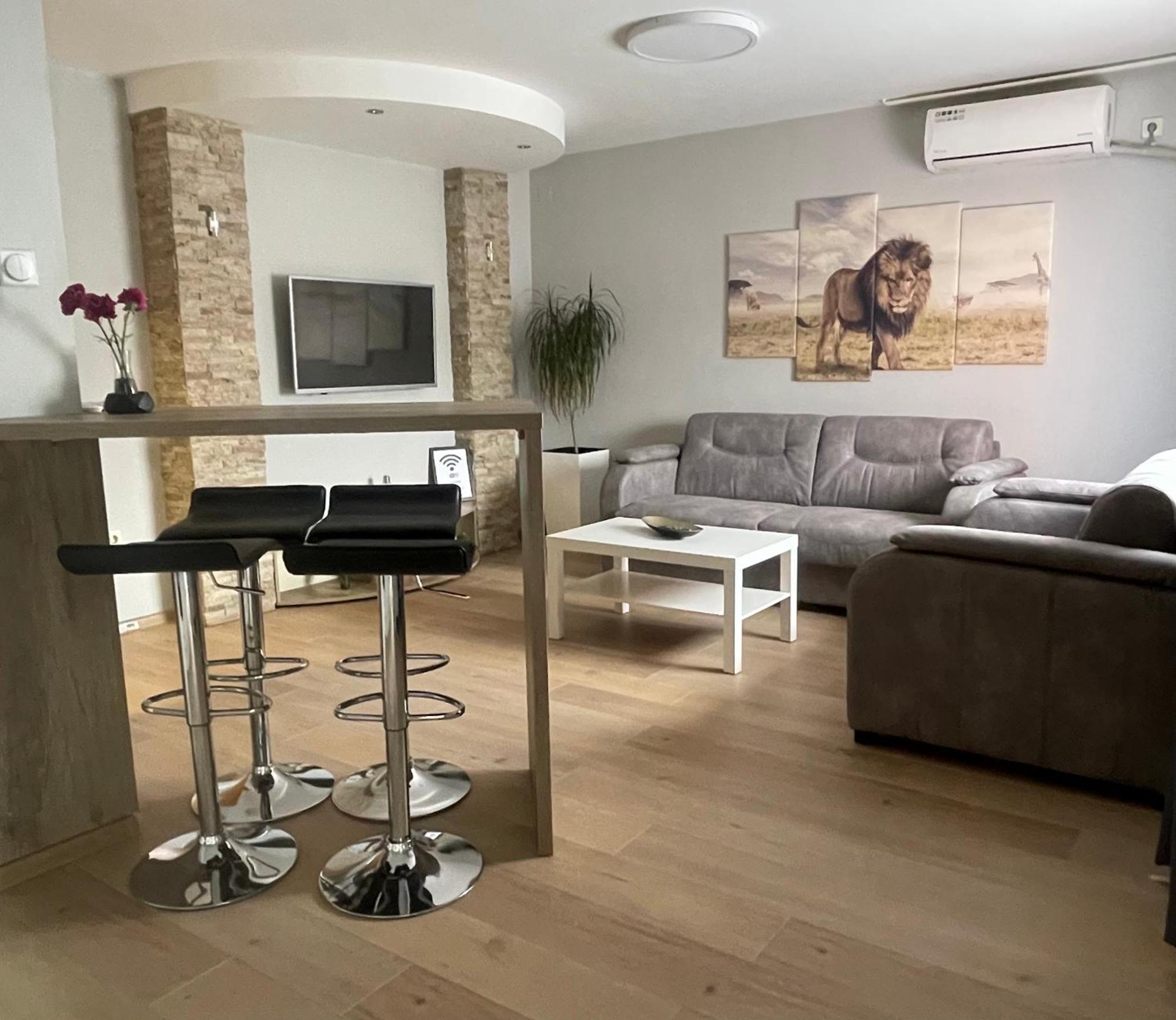 Apartament Leo Nisz Zewnętrze zdjęcie