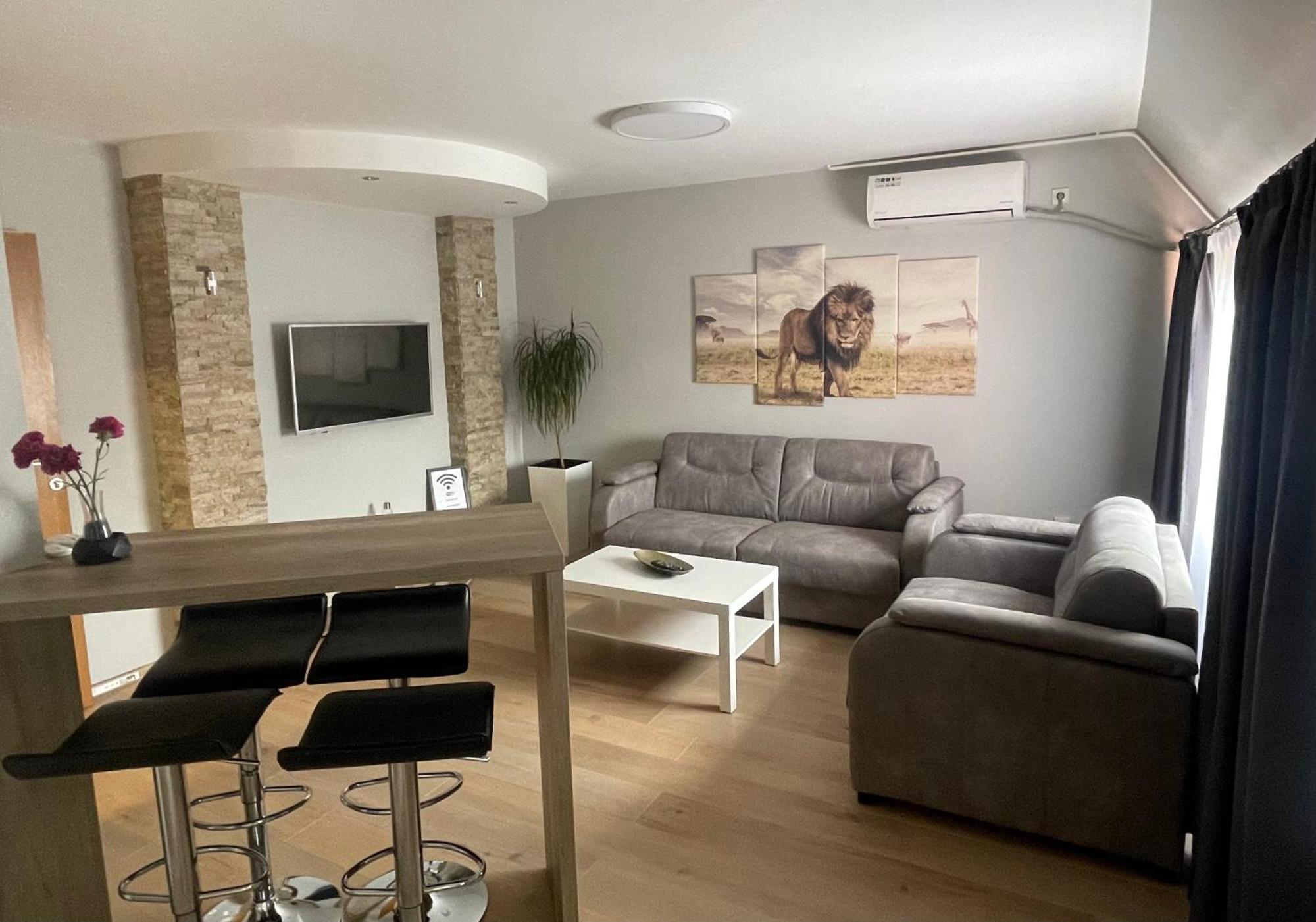 Apartament Leo Nisz Zewnętrze zdjęcie