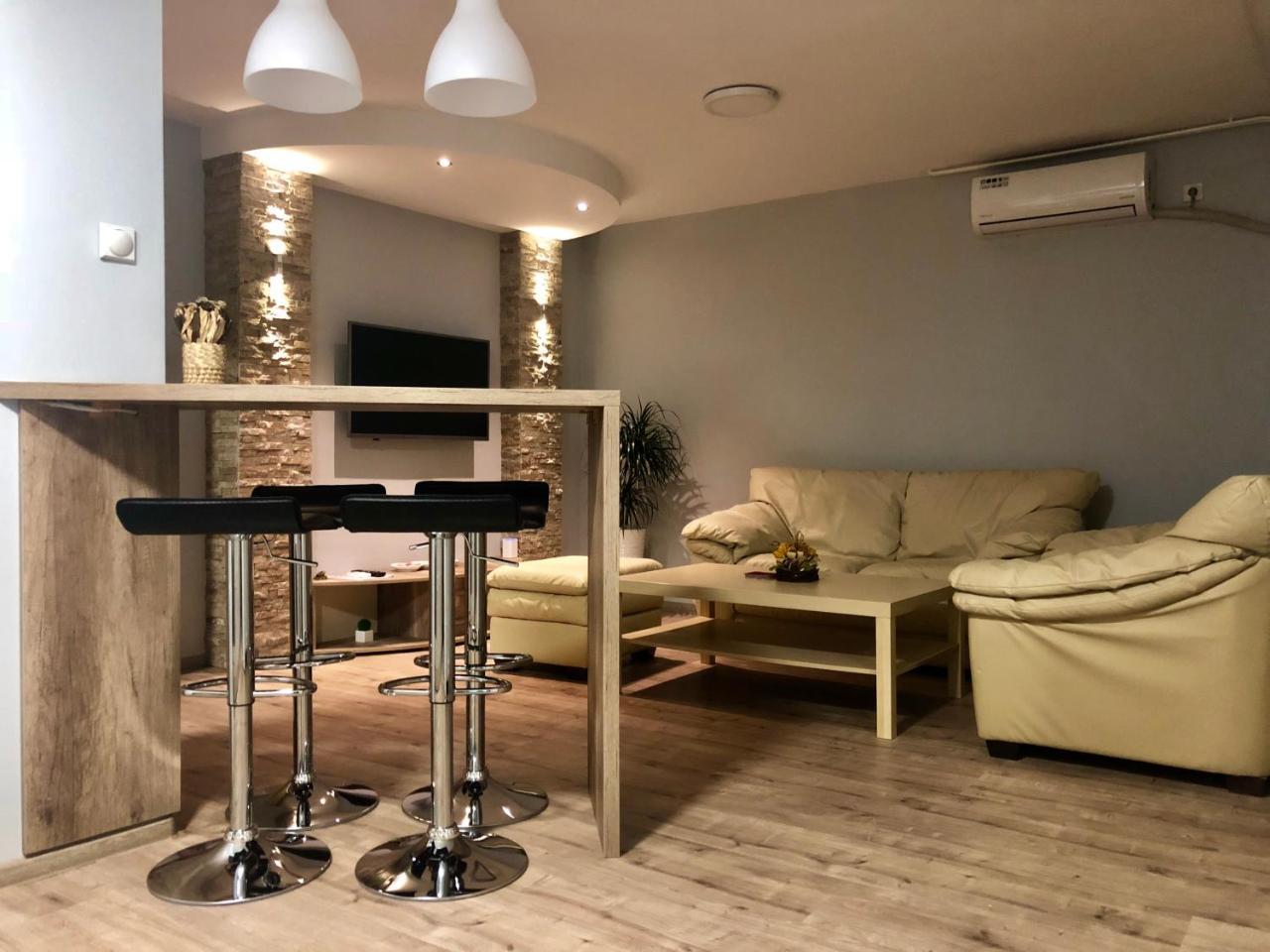 Apartament Leo Nisz Zewnętrze zdjęcie